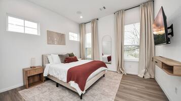 2 bedrooms, iron/ironing board, WiFi, bed sheets