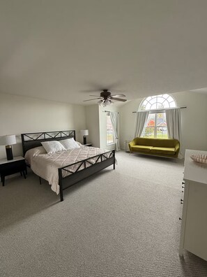 4 bedrooms, iron/ironing board, free WiFi, bed sheets - Elegant Retreat with Private Theater (West Henrietta)