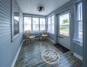 Interior - The Riff: Sleeps 10, Close to DT, music-themed fun (Sioux Falls)