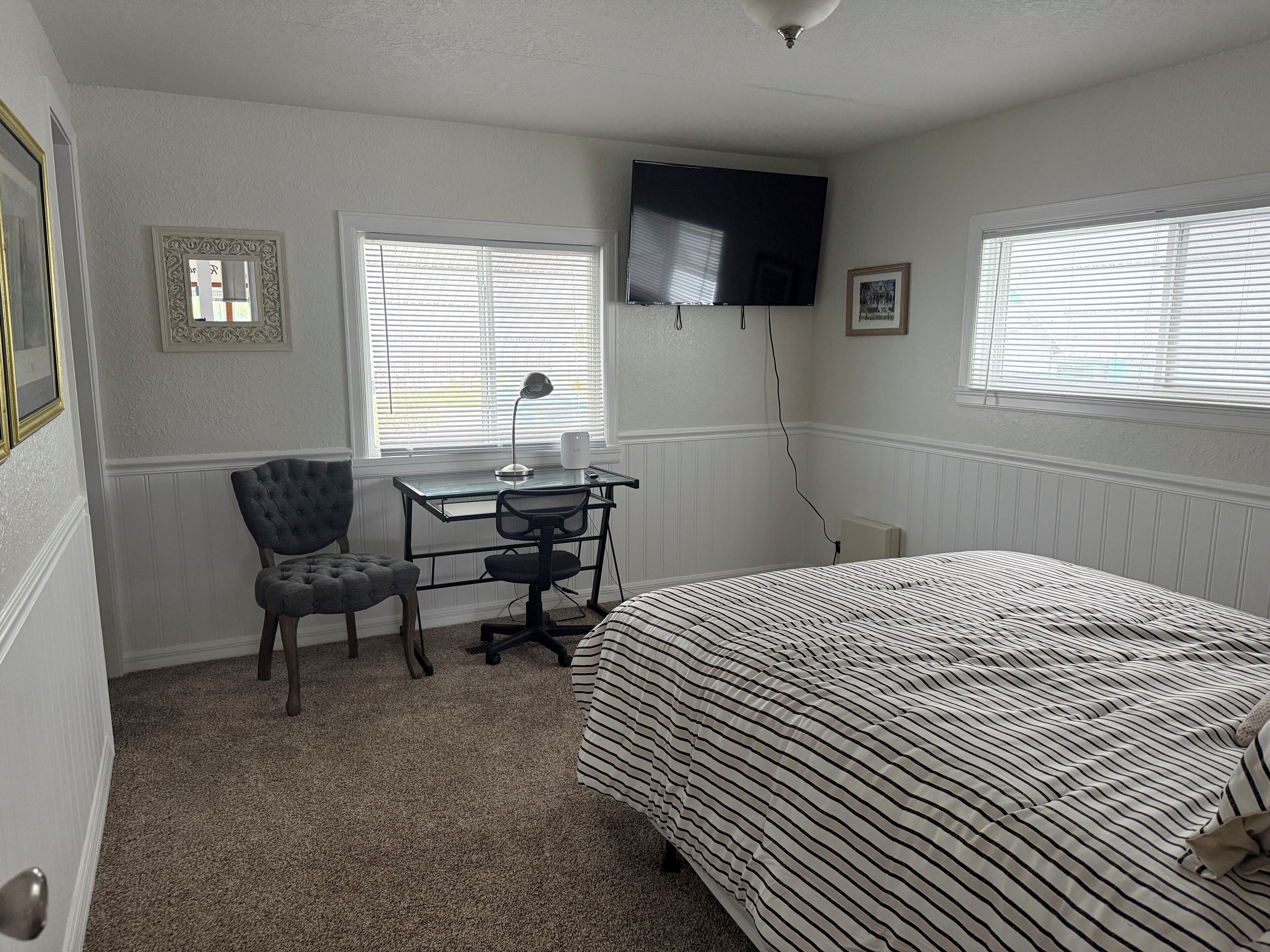 2 bedrooms, desk, free WiFi, bed sheets