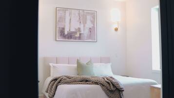 In-room safe, free WiFi, bed sheets