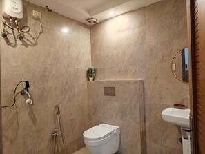 Shower, hair dryer, bidet, towels - Peaceful place for stay, Property is in heart of kashi, book now pay at property (Varanasi)