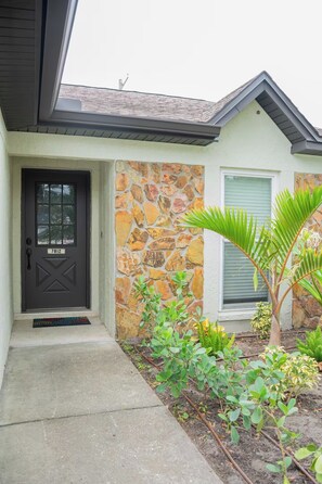 Exterior detail - Poolside Paradise Temple Terrace (Tampa)