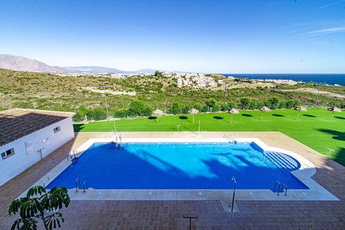 Jm2.b2 - Modern 2 Bed apt With Amazing sea Views