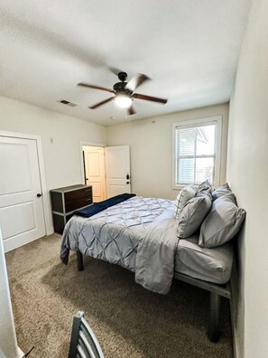 4 bedrooms, bed sheets