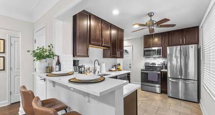 Charming 2BR Walk to downtown Birmingham