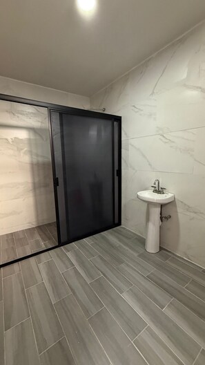 Bathroom - Residencia Gran Coyula Orange 508B (Tonala)