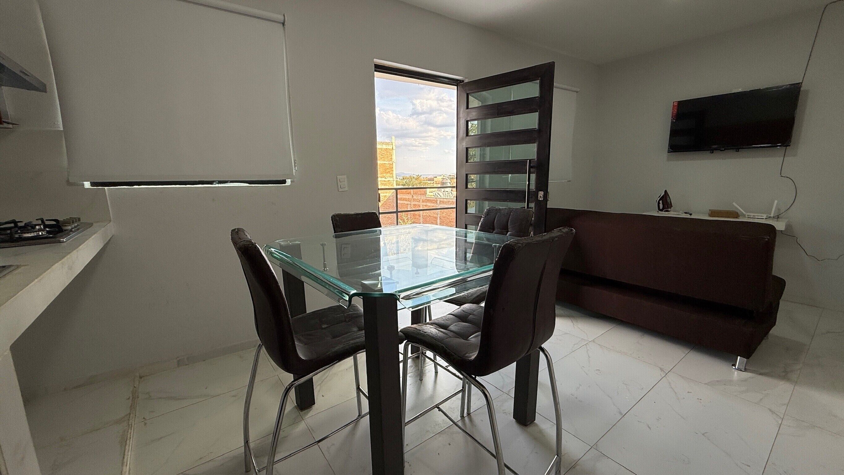Comfort Apartment, Kitchen, Tower | Dining room