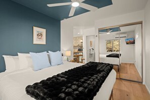 WiFi, bed sheets - Walk to Uptown - Cozy Comfy Casita for Two! (Sedona)