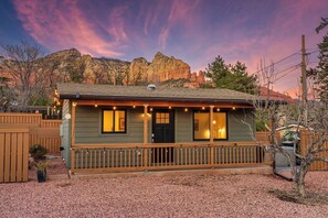Exterior - Walk to Uptown - Cozy Comfy Casita for Two! (Sedona)