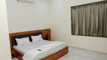 Deluxe-Doppelzimmer | Schreibtisch, laptopgeeigneter Arbeitsplatz, kostenloses WLAN