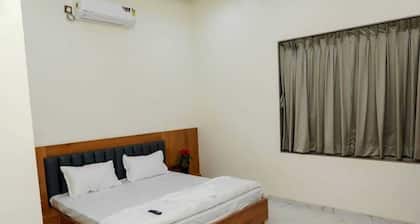 Glitz by Revansh Rooms-Alibaug Sea