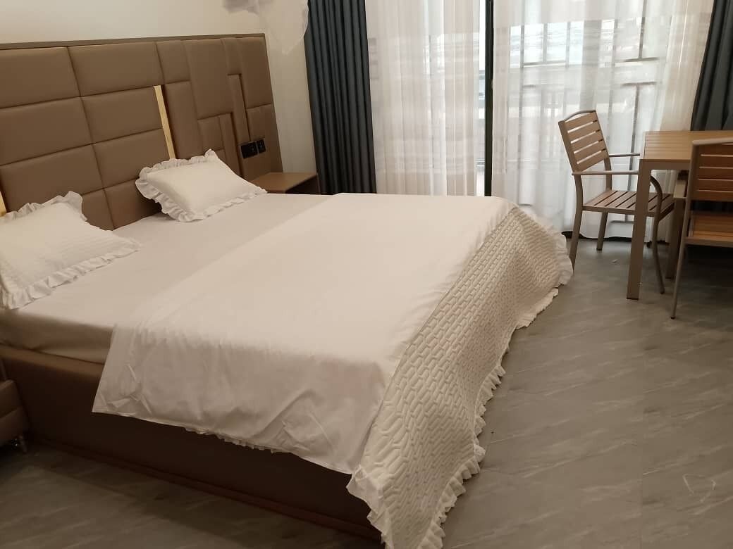 Comfort Room, Balcony, Mountain View | Peti besi dalam bilik, ruang kerja komputer riba 
