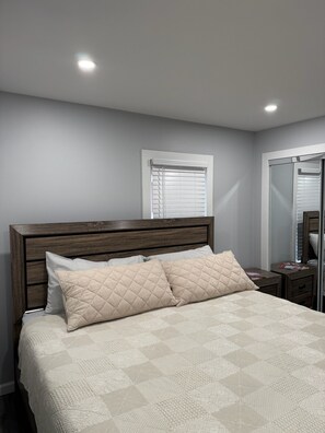 3 makuuhuonetta, silitysrauta/-lauta, Wi-Fi, vuodevaatteet