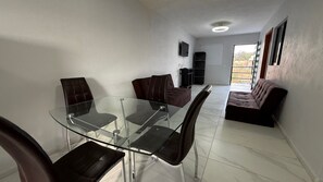 Appartement Classique, 3 chambres, patio, vue cour intérieure | Salle à manger