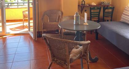Family apartment with sea view, only 3 min away from private beach