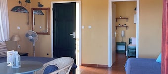Family apartment with sea view, only 3 min away from private beach
