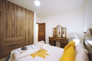 4 Schlafzimmer, Schreibtisch, Bügeleisen/Bügelbrett, kostenloses WLAN
