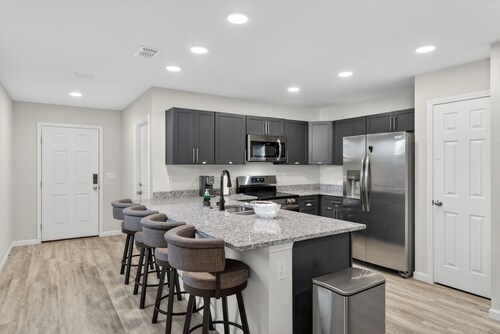 Beautiful 4-bedroom Atlantic Beach Bungalow