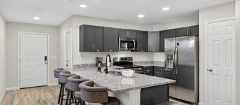 Beautiful 4-bedroom Atlantic Beach Bungalow