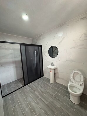 Bathroom - Residencia Gran Coyula Orange 512B (Tonala)