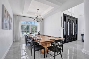 Dining - 6BR Elegant Hollywood Lakes Mansion with Private Pool & Spa (Hollywood)