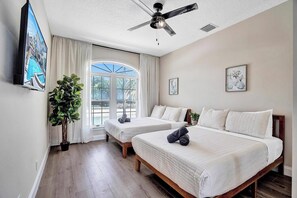 6 bedrooms, iron/ironing board, WiFi, bed sheets - 6BR Elegant Hollywood Lakes Mansion with Private Pool & Spa (Hollywood)