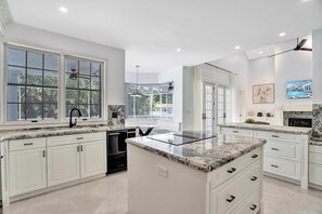 Fridge, microwave, oven, stovetop - 6BR Elegant Hollywood Lakes Mansion with Private Pool & Spa (Hollywood)