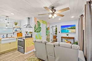 Mikroaaltouuni, uuni, liesi