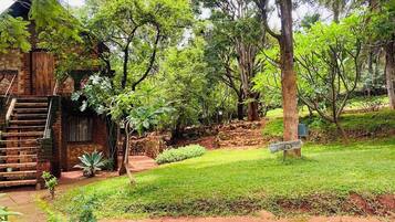 Comfort Room, Balcony, Hill View | Property grounds