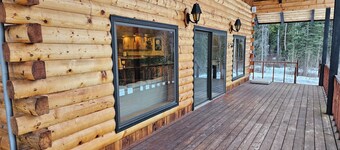 Secluded Glacier Meadow Log Home - 4 bedrooms, 2 bathrooms