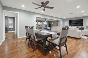 Dining - Relaxing Waterfront Home w/ Boat Lift & BBQ (Cape Coral)