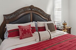 Skrivebord, strykejern/-brett, wi-fi og sengetøy