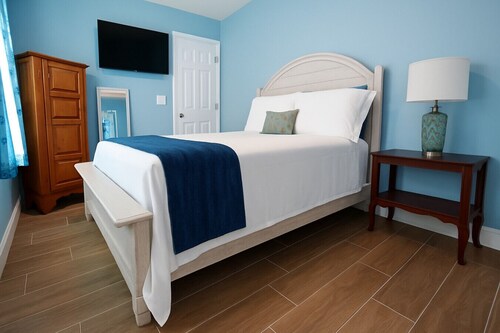 Comfy 2BR Stay with En-Suite & Full Kitchen