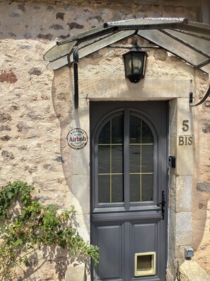 Exterior detail - La P'tite maison du Canal (Drevant)