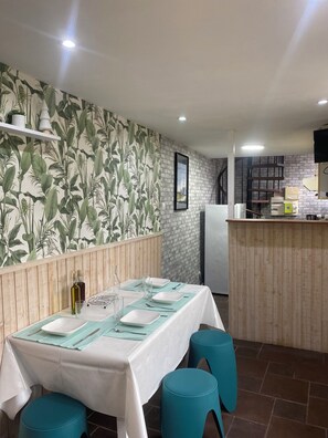 Dining - La P'tite maison du Canal (Drevant)