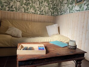 Living area - La P'tite maison du Canal (Drevant)