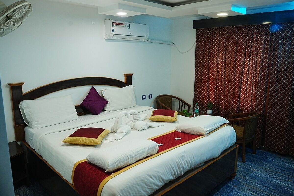 Superior Room | Desk