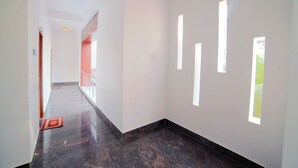 Interior - Hotel Sea Tides (Mahabalipuram)