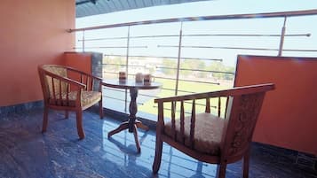 Habitación superior | Jardines del alojamiento