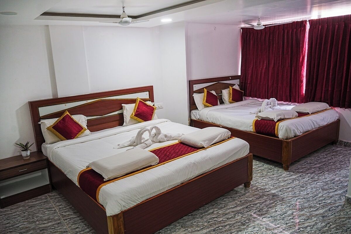 Family Room | Desk, bed sheets