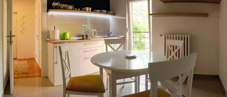 基本公寓, 河景 | 用餐區