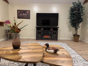 Interior - Country Lake Getaway. (Summit)