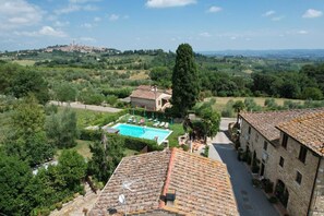 Seasonal outdoor pool, pool umbrellas, sun loungers - Casale Gregoriano (San Gimignano)