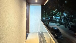 Property grounds - Osprey House: Modern AC 1BHK Stay by Bleisure (Pimpri-Chinchwad)