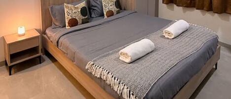 Schreibtisch, Bügeleisen/Bügelbrett, WLAN, Bettwäsche