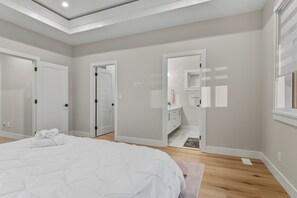 3 多间卧室、办公桌、熨斗/熨衣板、免费 WiFi