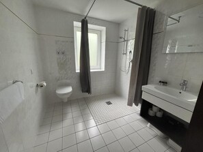 Bathroom - Turmhotel Scharbeutz (Scharbeutz)