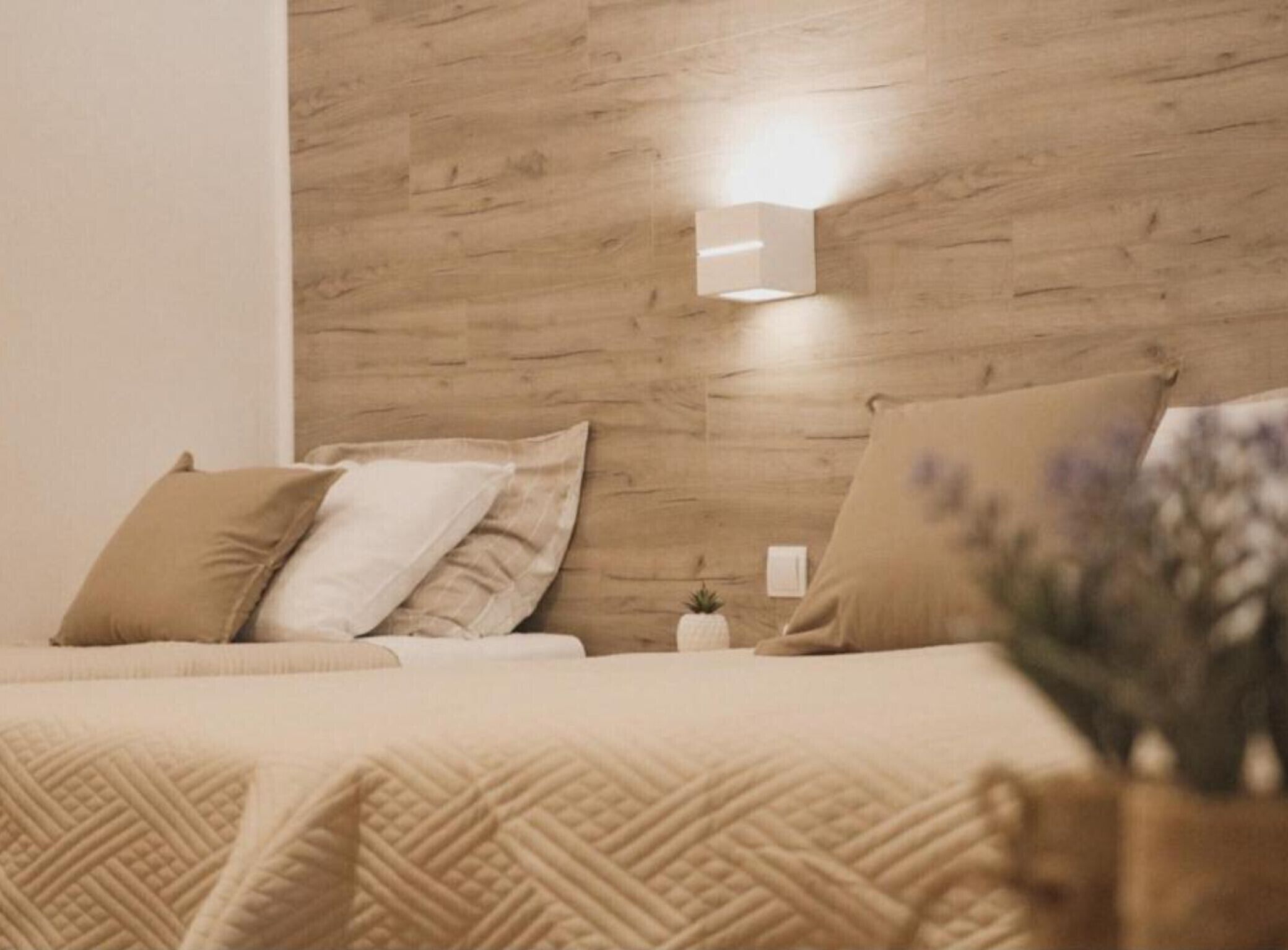 Acceso a internet y ropa de cama 