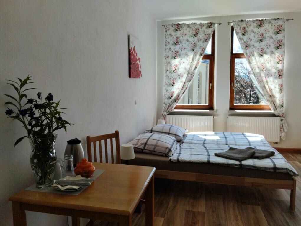 Deluxe-Doppelzimmer, eigenes Bad | Verdunkelungsvorhänge, schallisolierte Zimmer, kostenloses WLAN